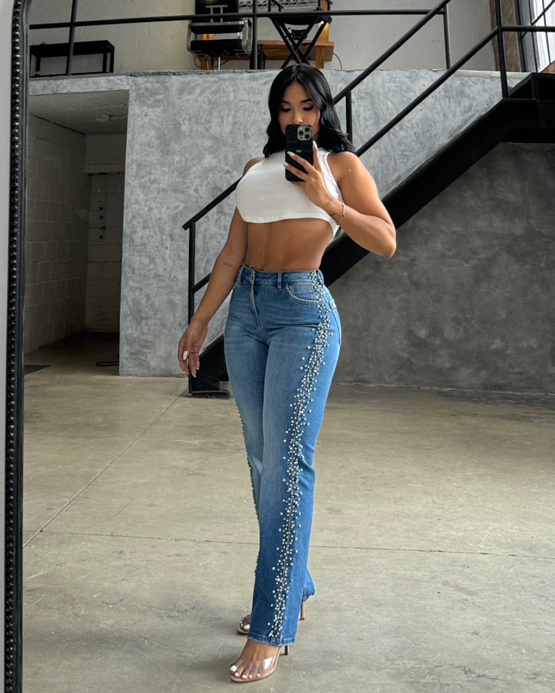 Pantalón Recto con Perlas y Cristales a los Lados